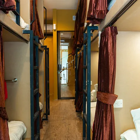 RedDoorz Hostel @ DI Panjaitan Simpang Lima-3